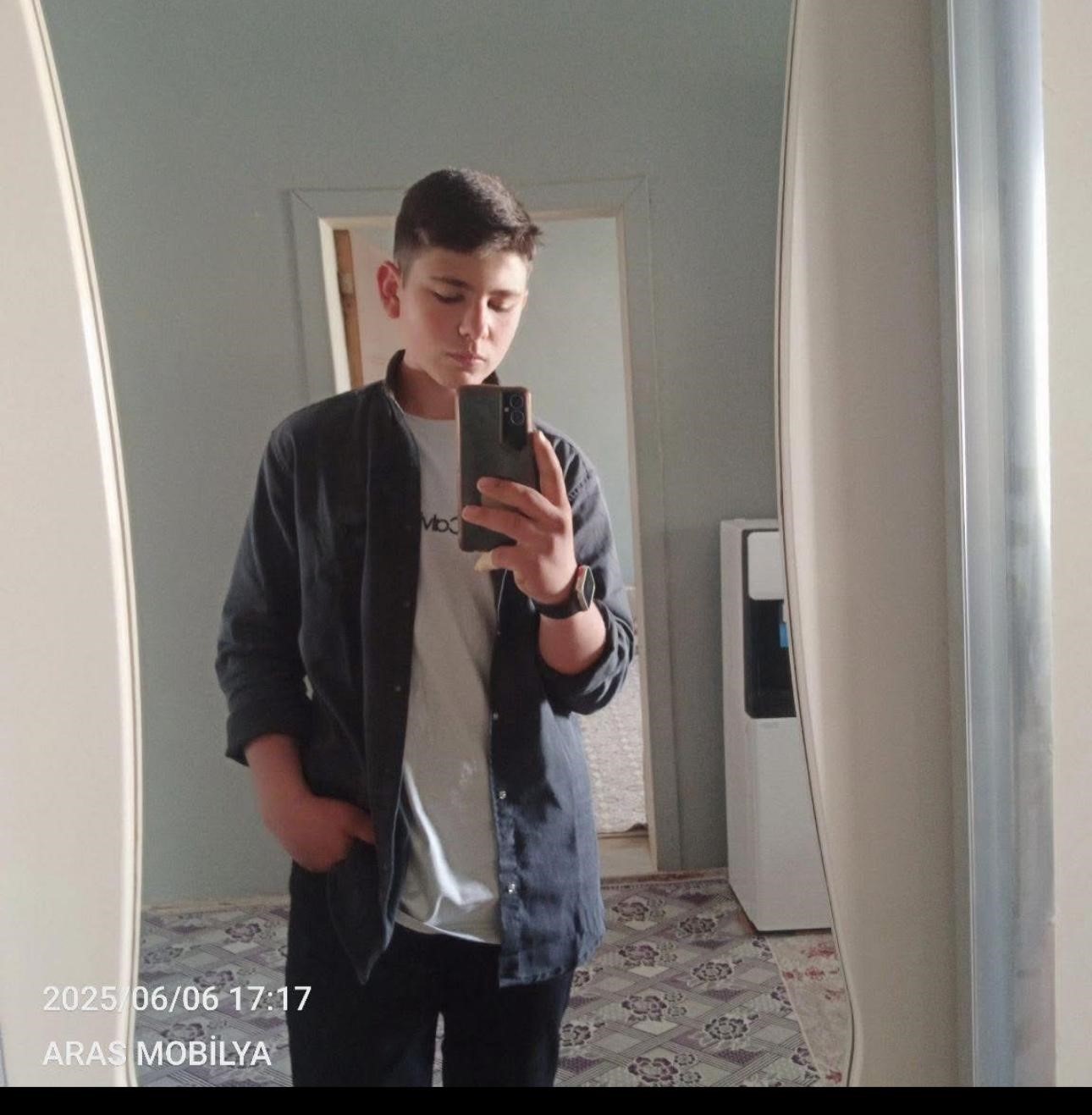 atolyesinde-uzerine-kereste-dusen-16-yasindaki-cocuk-hayatini-kaybetti