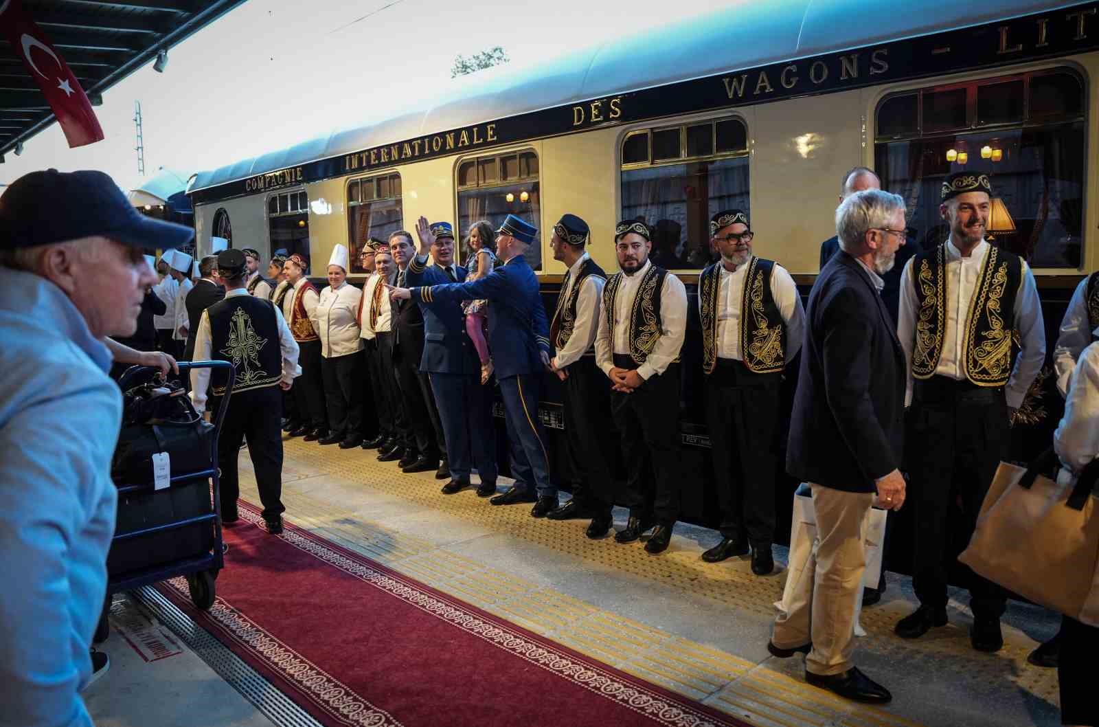 avrupadan-yola-cikan-orient-express-istanbula-geldi