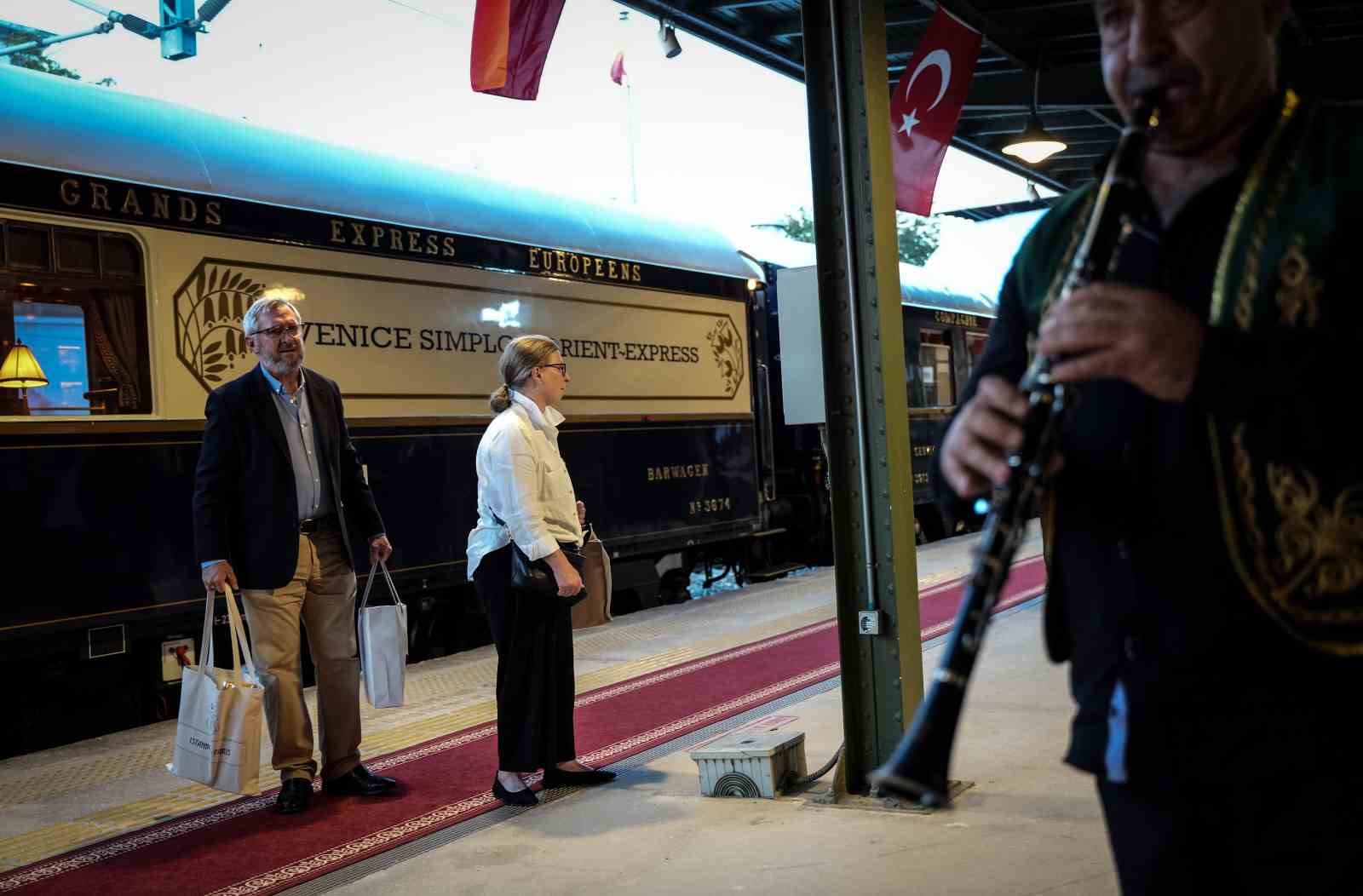 avrupadan-yola-cikan-orient-express-istanbula-geldi