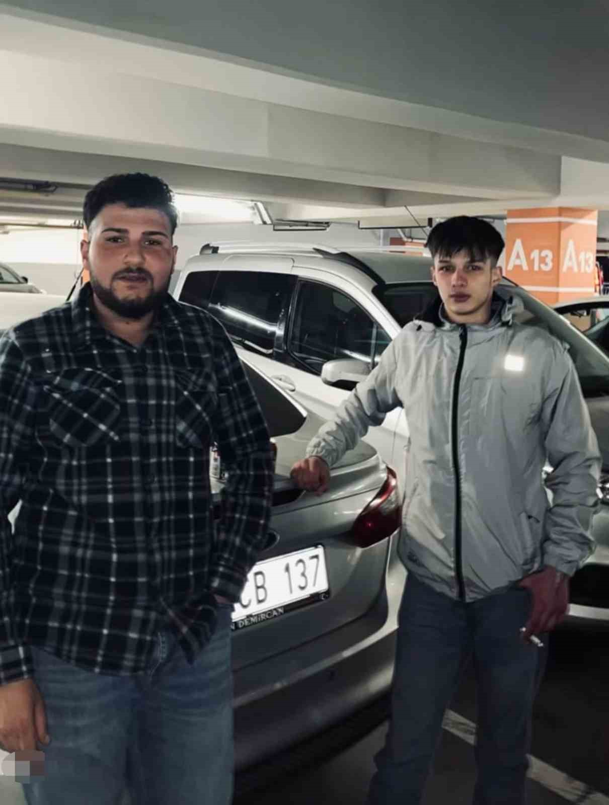 babasinin-gozyaslariyla-oglum-bizi-duyuyorsan-lutfen-gel-dedigi-kerem-ve-arkadasinin-cansiz-bedeni-bulundu