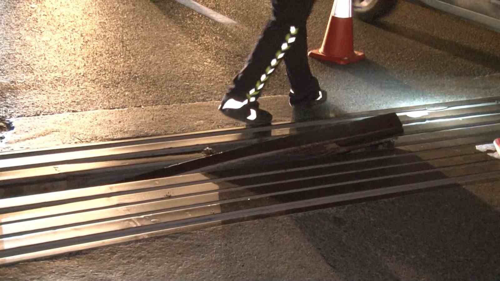 bayrampasada-yerinden-cikan-genlesme-derzi-cok-sayida-aracin-lastiklerini-patlatti