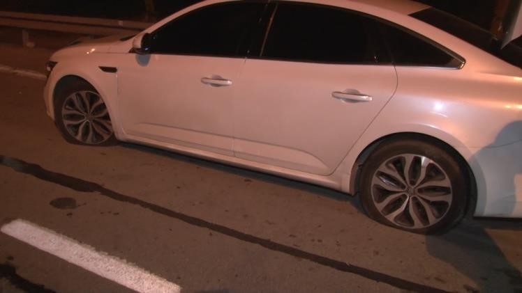 bayrampasada-yerinden-cikan-genlesme-derzi-cok-sayida-aracin-lastiklerini-patlatti