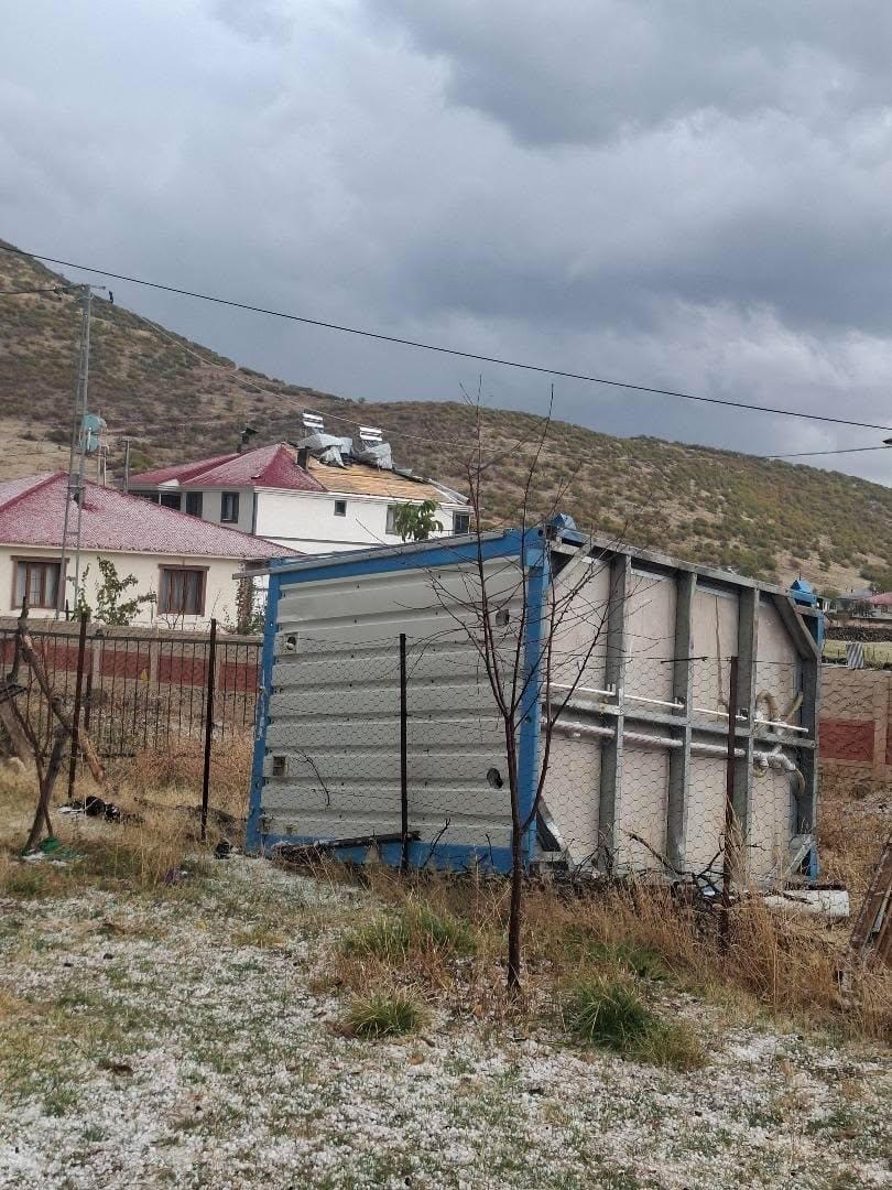 bingolde-firtina-catilari-ucurdu