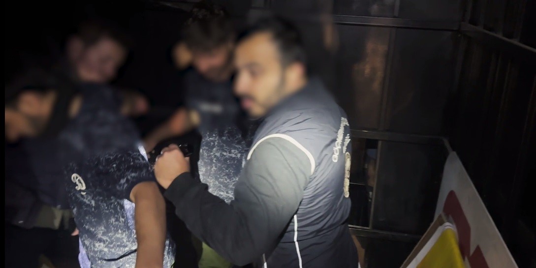 bitliste-12-duzensiz-gocmen-yakalandi-2-organizator-tutuklandi