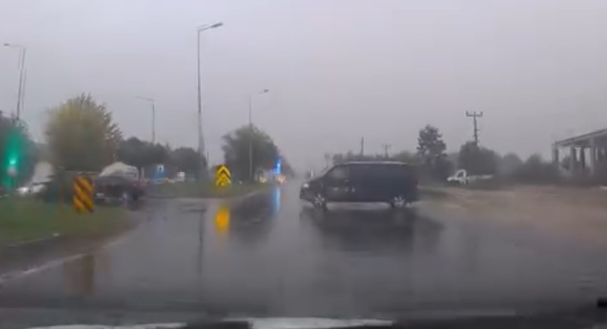 boluda-yagisli-havada-kaza-ucuz-atlatildi