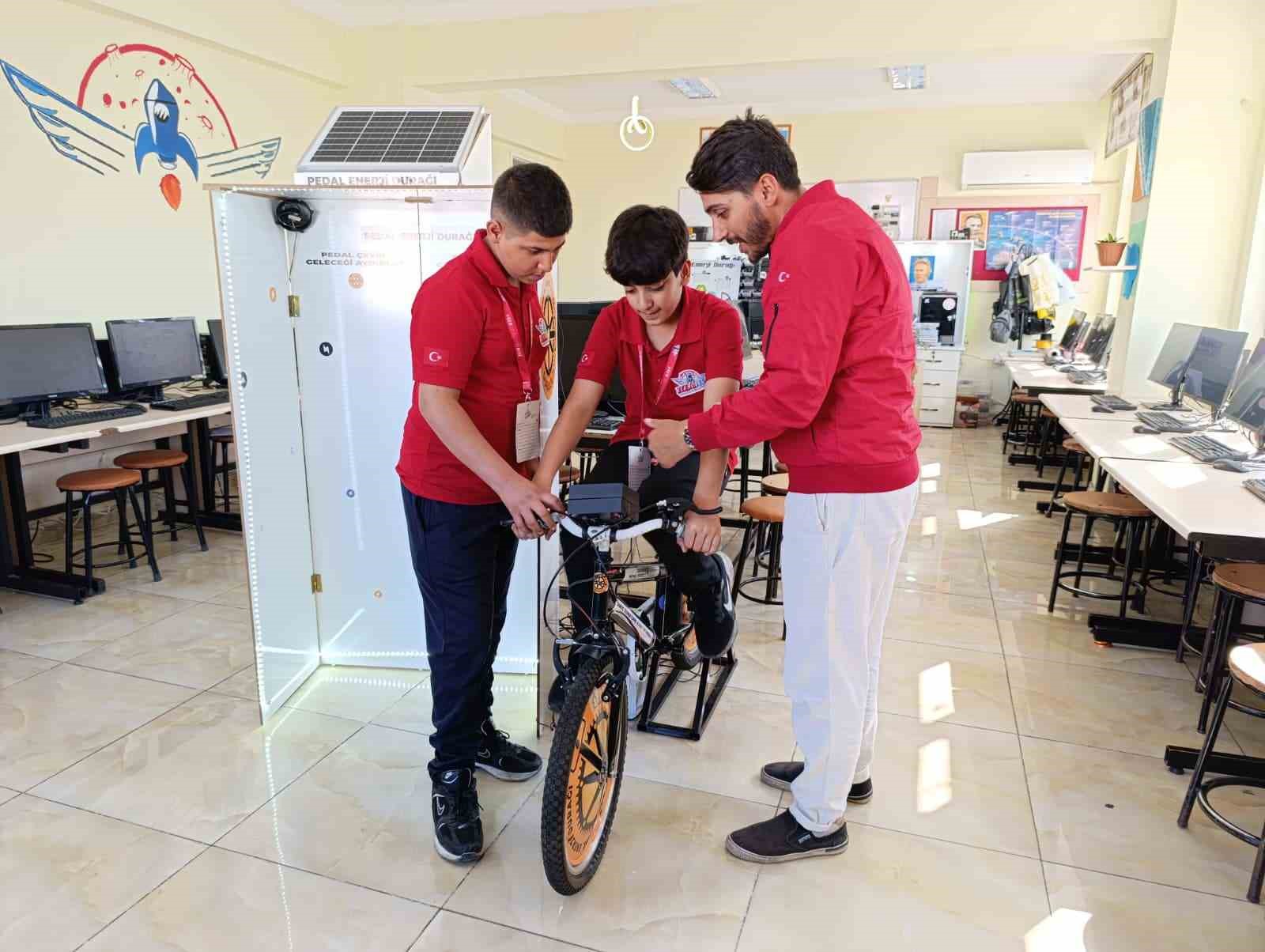 bu-bisiklet-hem-elektrik-uretiyor-hem-de-bakiye-kazandiriyor