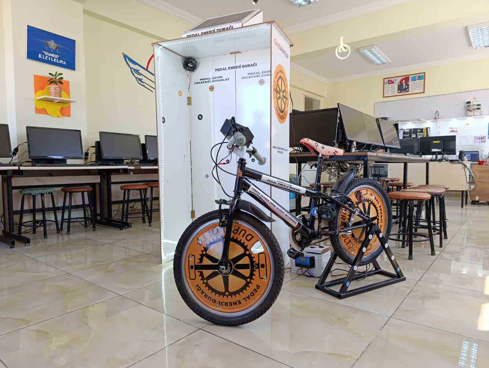 bu-bisiklet-hem-elektrik-uretiyor-hem-de-bakiye-kazandiriyor