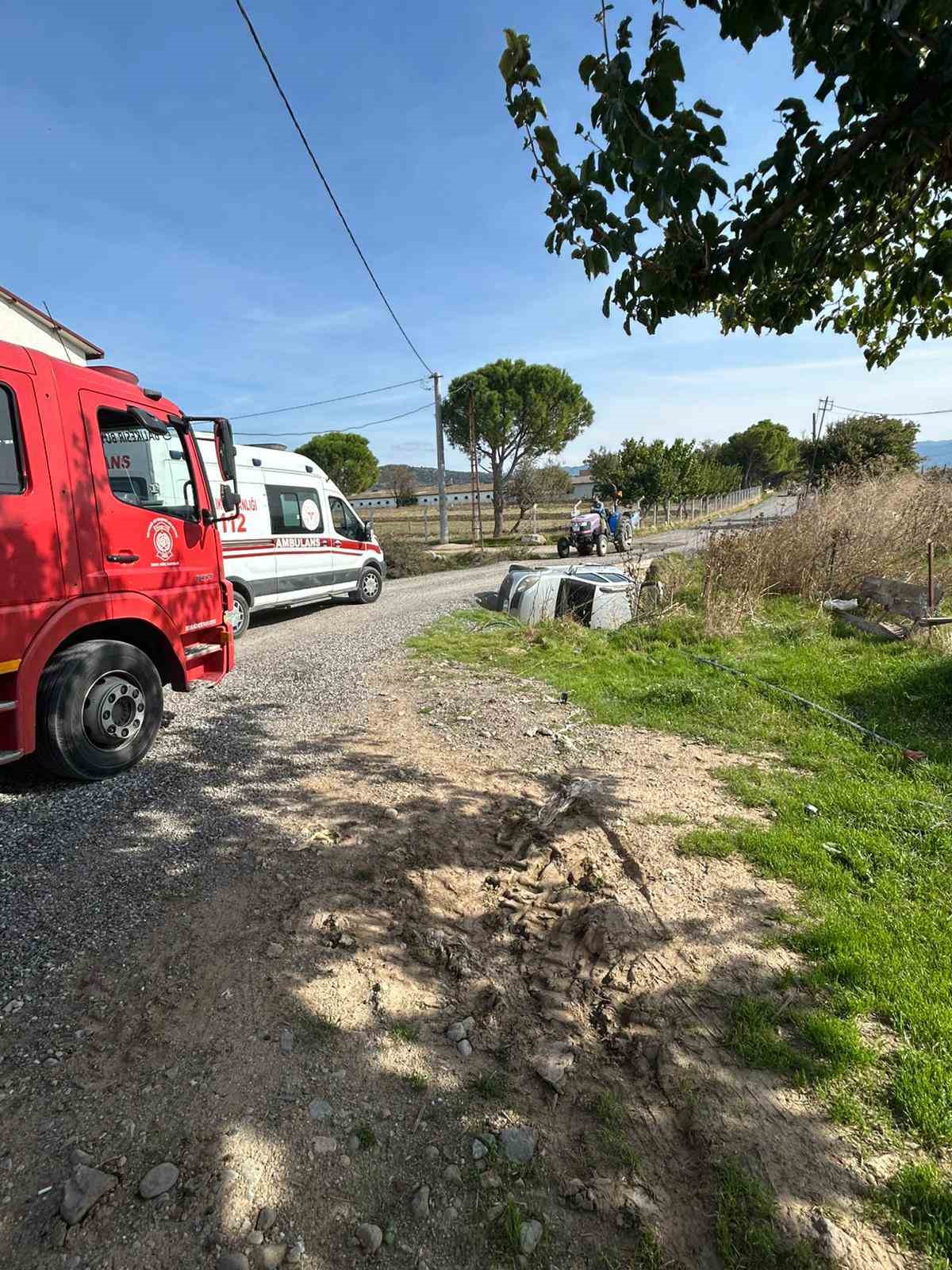 burhaniyede-otomobil-kopruden-dereye-devrildi