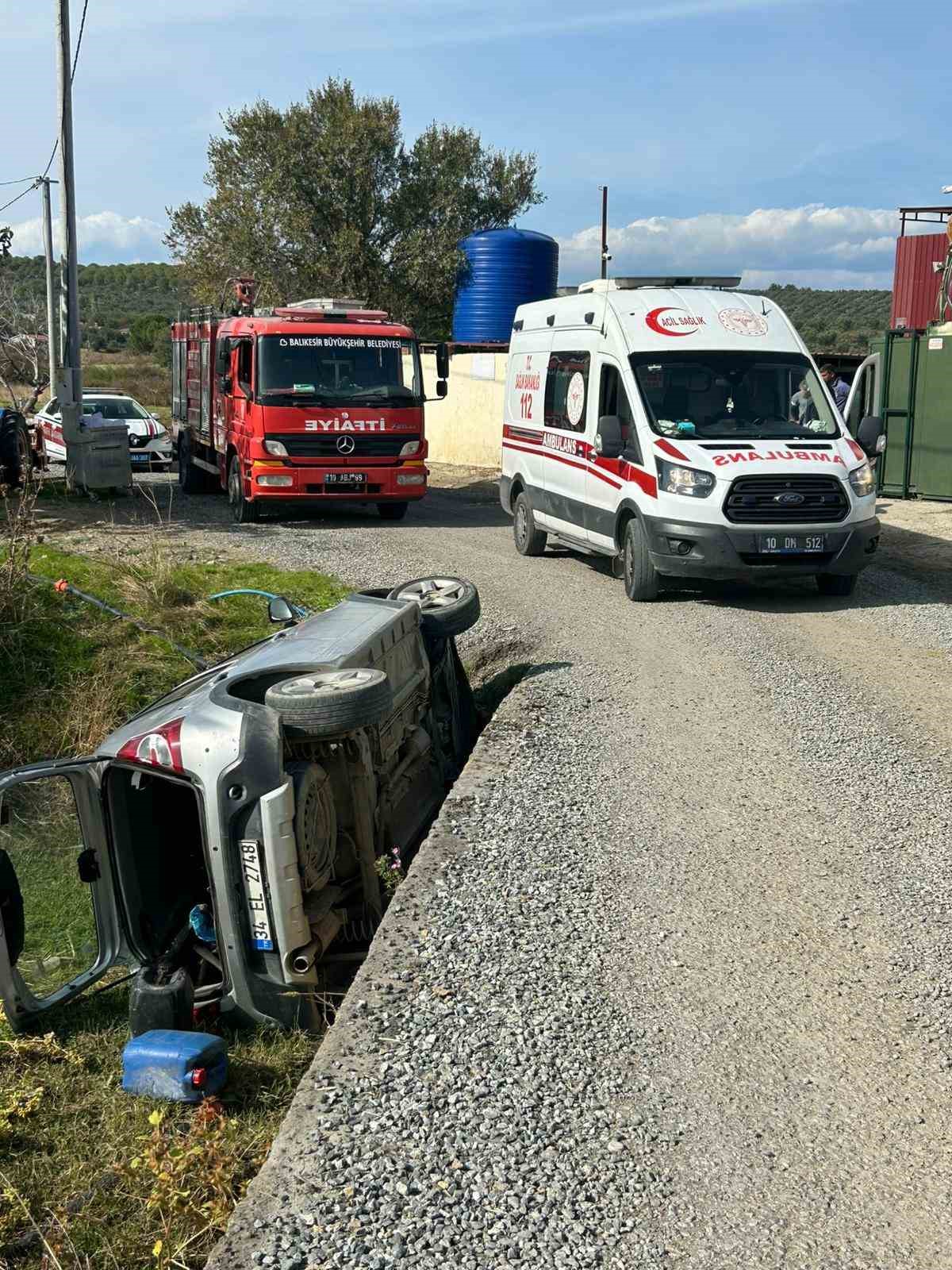 burhaniyede-otomobil-kopruden-dereye-devrildi