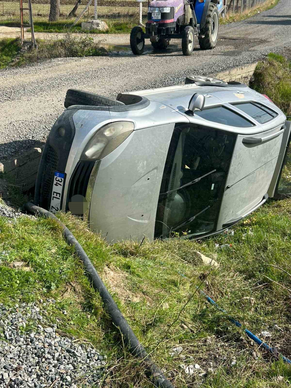 burhaniyede-otomobil-kopruden-dereye-devrildi