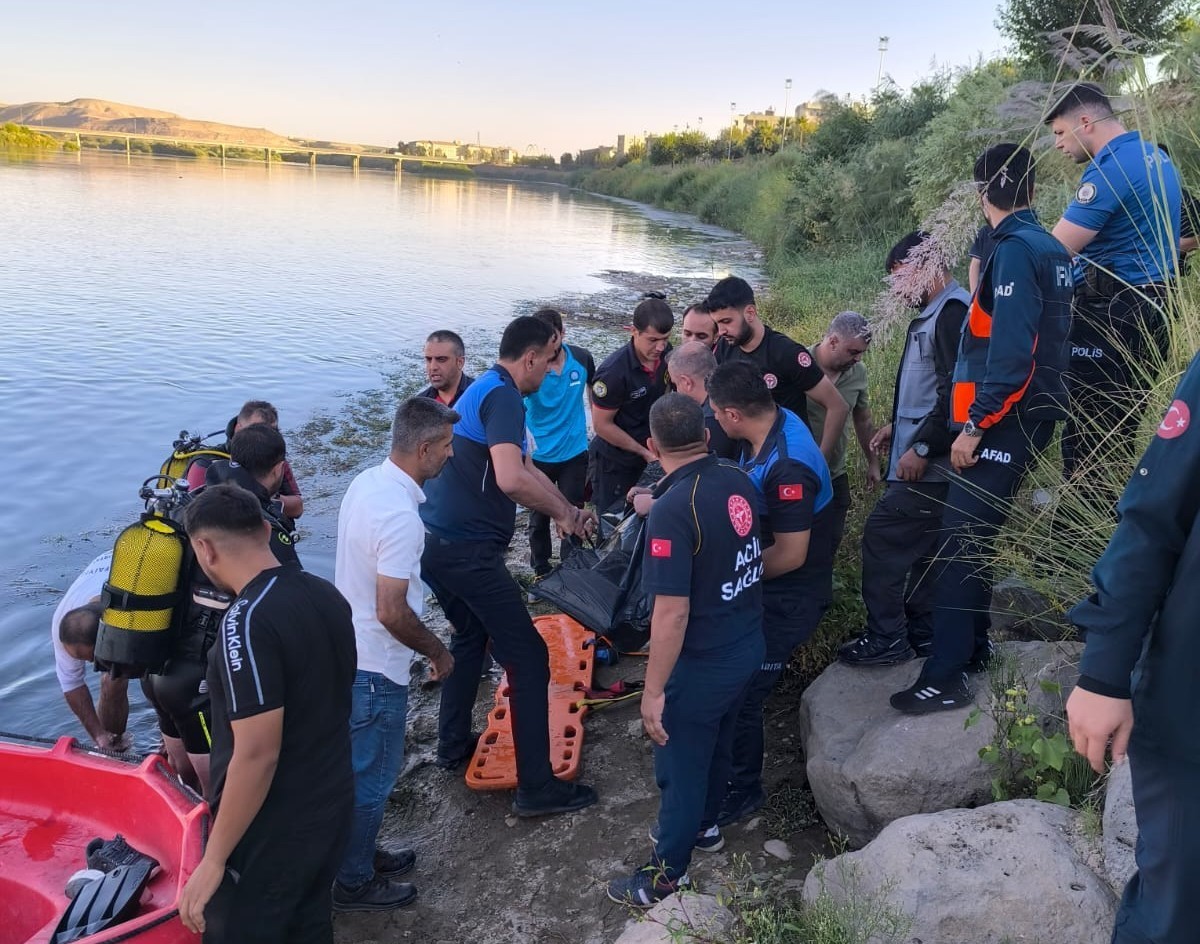 cizrede-kopruden-nehre-atlayan-gencin-cansiz-bedenine-ulasildi