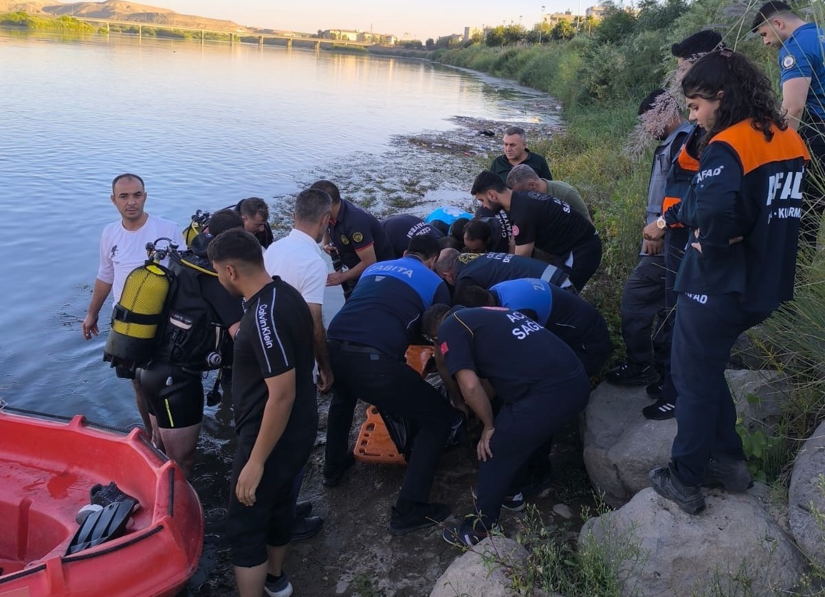 cizrede-kopruden-nehre-atlayan-gencin-cansiz-bedenine-ulasildi