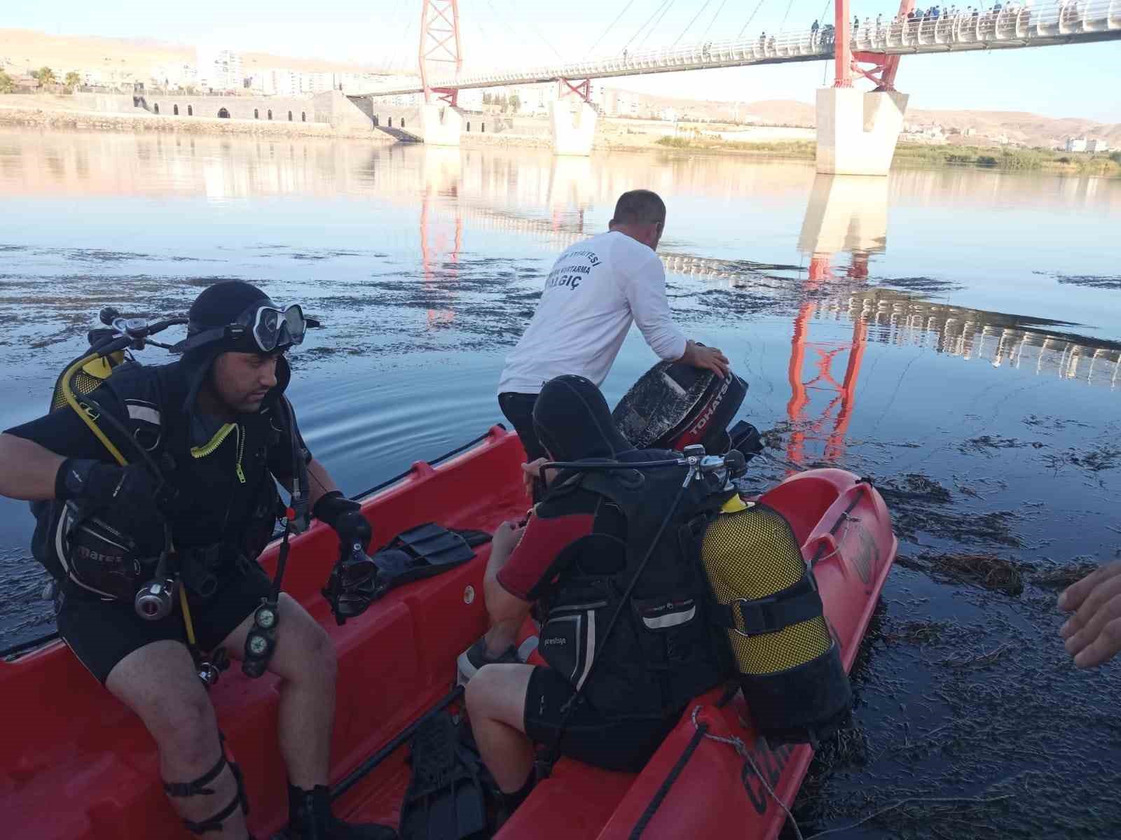 cizrede-kopruden-nehre-atlayan-gencin-cansiz-bedenine-ulasildi