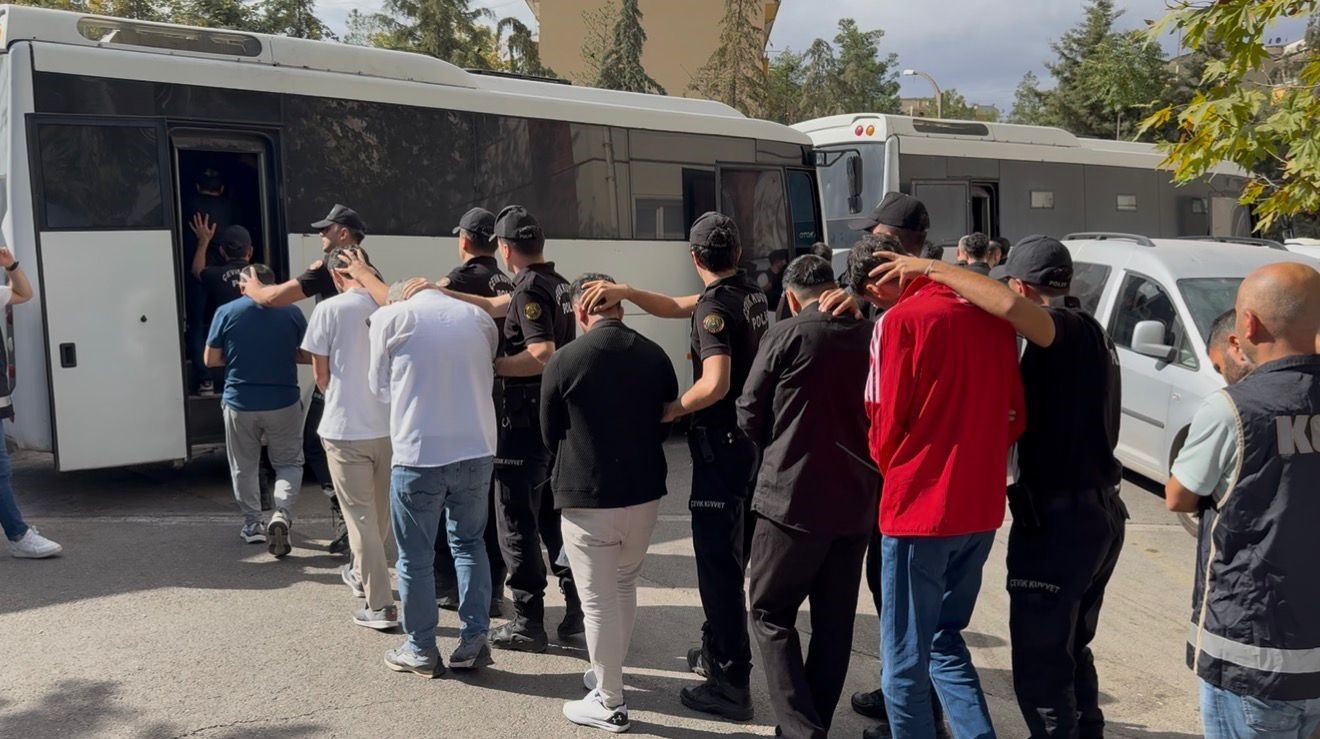 diyarbakir-merkezli-12-ilde-silah-kacakciligi-operasyonu-78-kisi-gozaltina-alindi