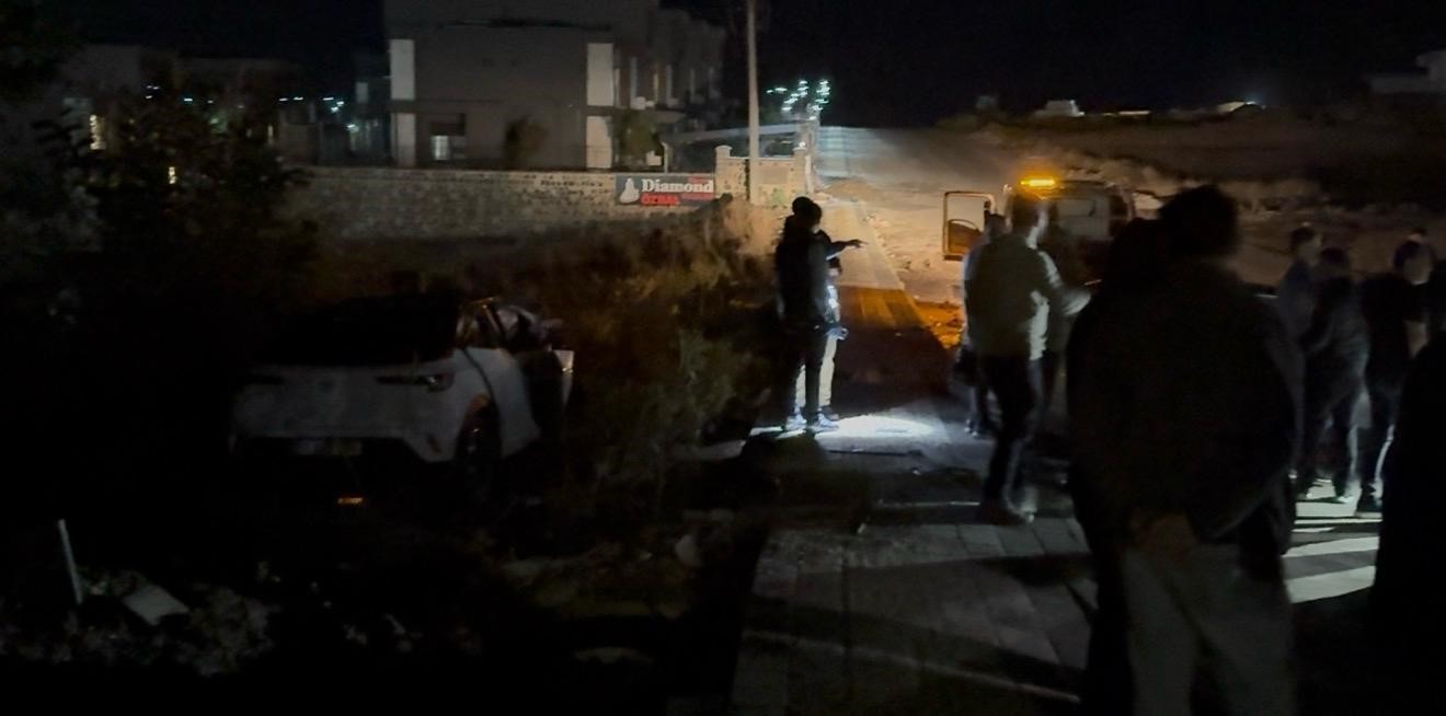 diyarbakirda-polisin-dur-ihtarina-uymayan-arac-faciaya-davetiye-cikardi-7-yarali