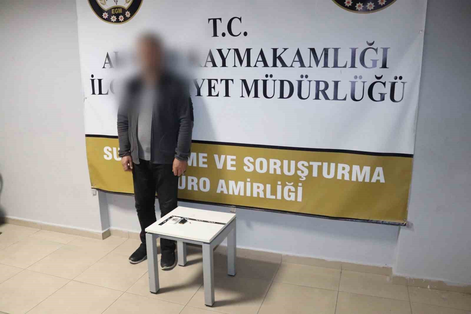 ehliyet-sinavina-elektronik-kopya-duzenegiyle-girmeye-calisan-sahis-yakalandi