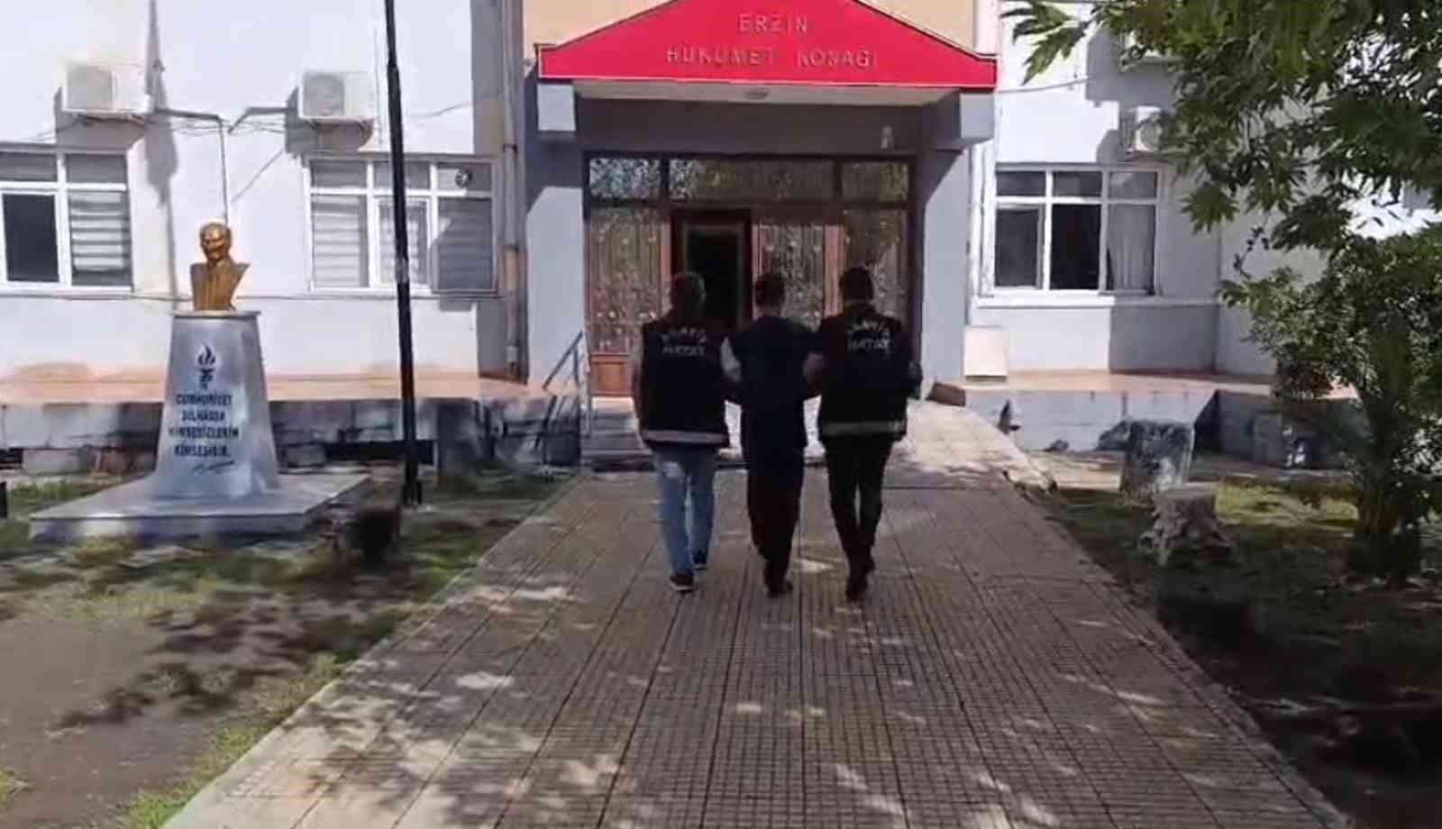 erzinde-hapis-cezasi-ile-aranan-2-kisi-yakalandi
