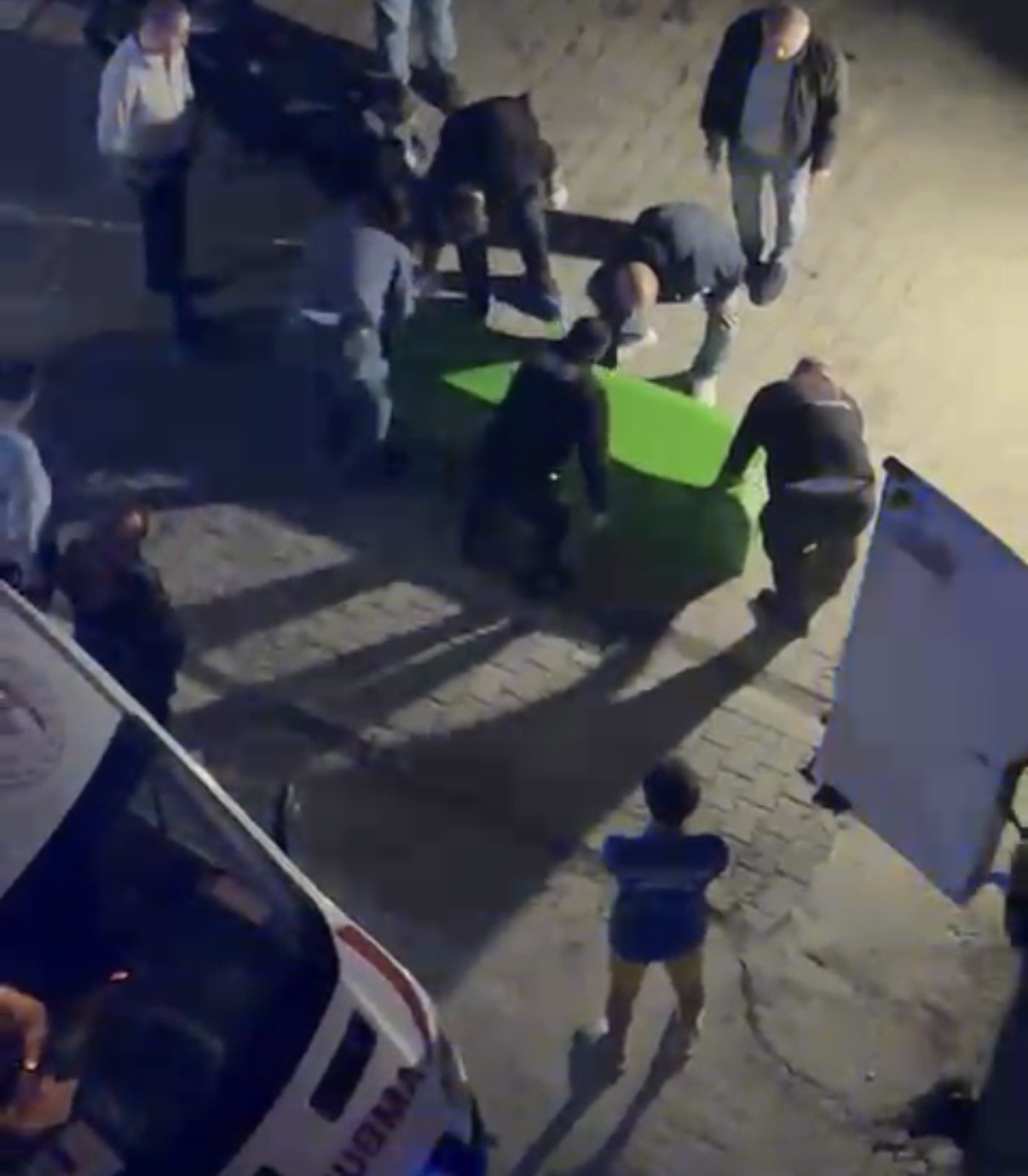 evde-basindan-silahla-vurulmus-halde-bulundu