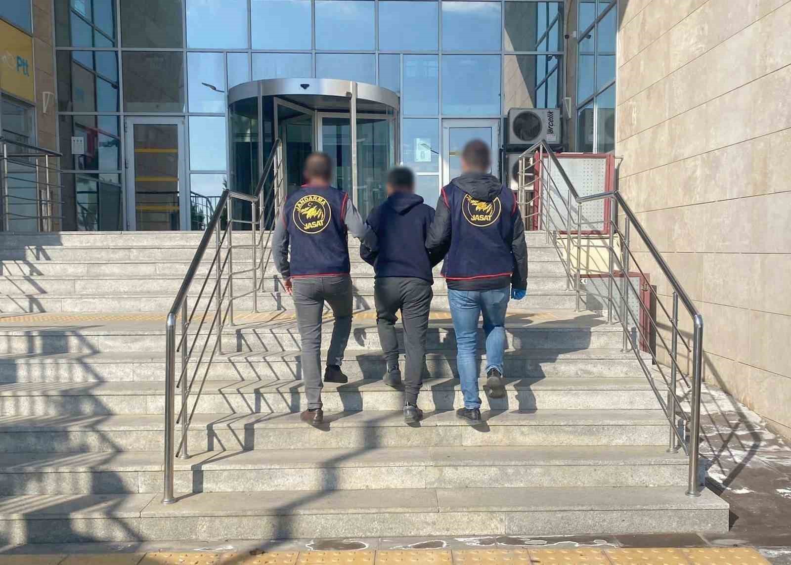 firari-fetoculer-yakalanip-cezaevine-gonderildi