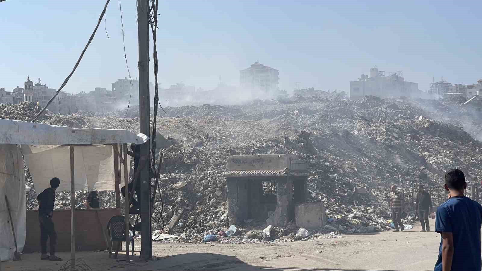 gazzede-biriken-cop-miktari-ceyrek-milyon-tonu-asti