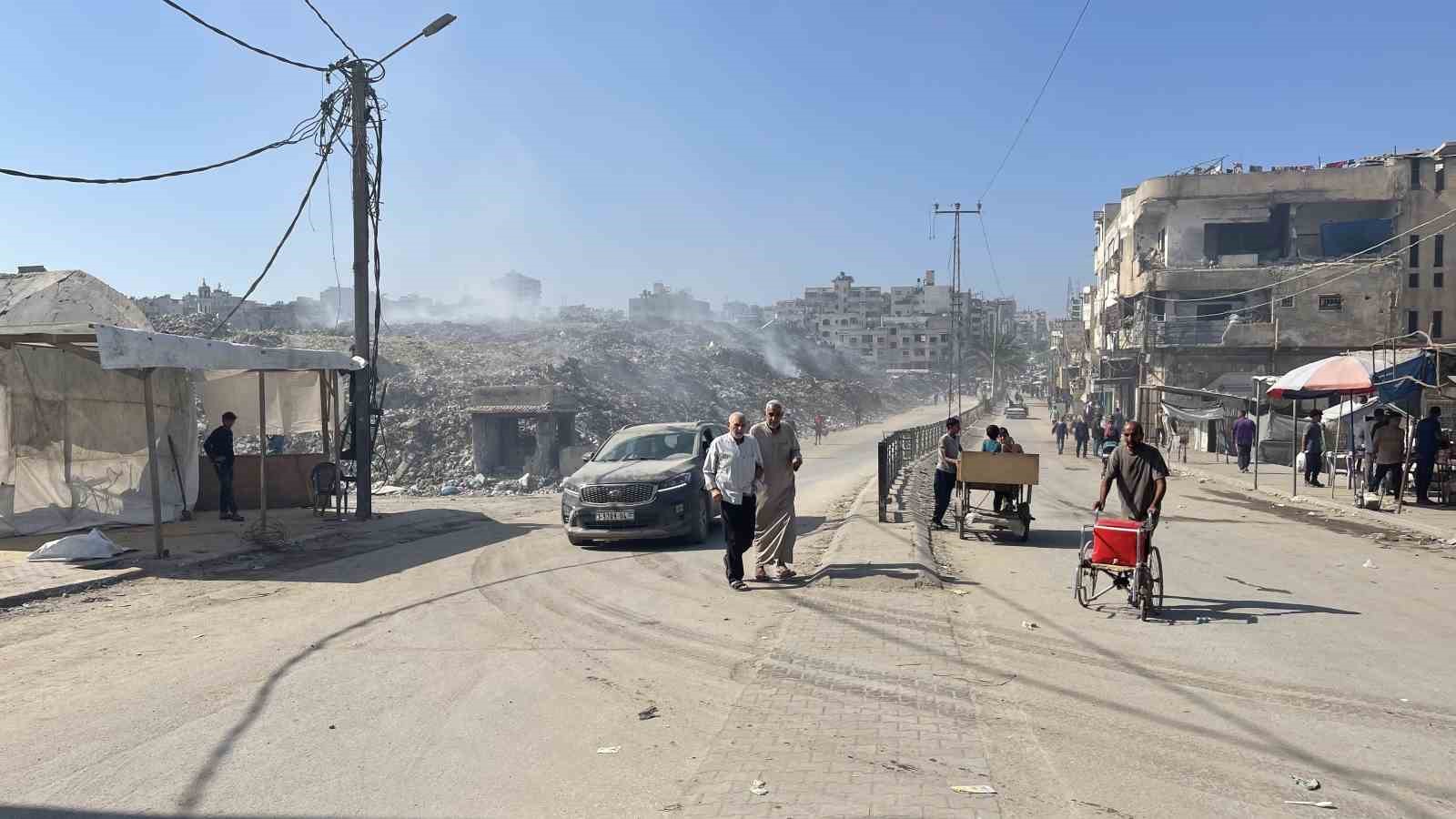 gazzede-biriken-cop-miktari-ceyrek-milyon-tonu-asti