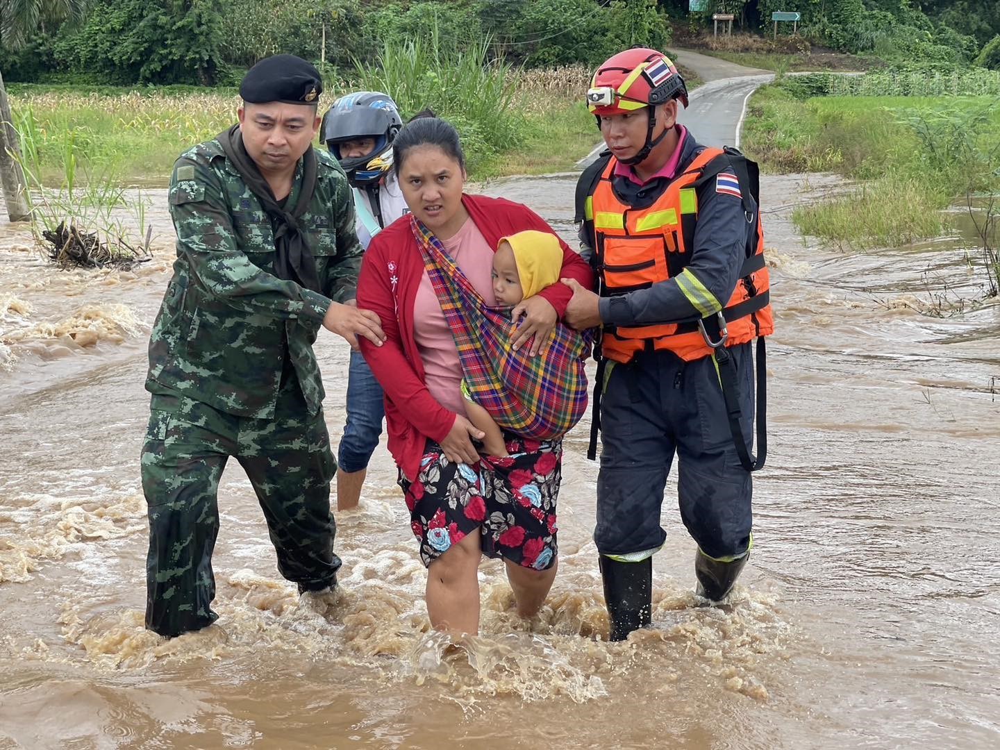 guneydogu-asyada-bualoi-tayfunu-nedeniyle-bilanco-agirlasiyor-53-olu