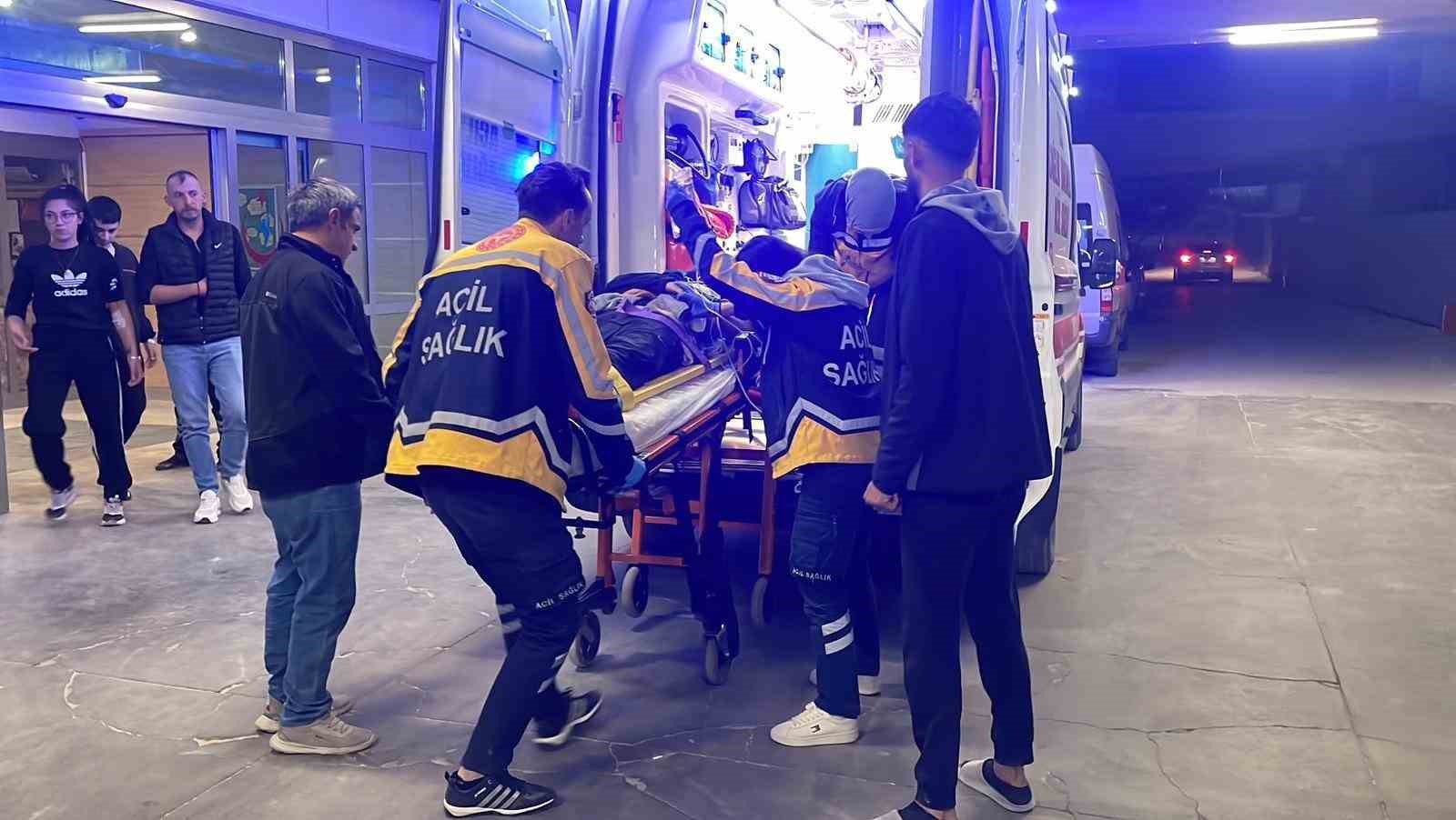 hastane-santiyesinde-bicakli-kavga-1i-agir-4-yarali