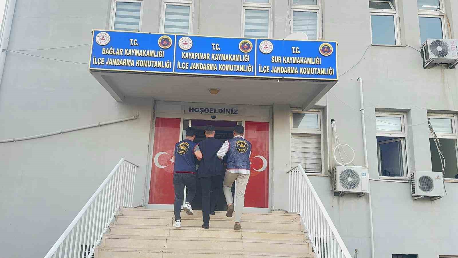 jasat-ekipleri-cesitli-suclardan-aranan-64-kisi-yakaladi