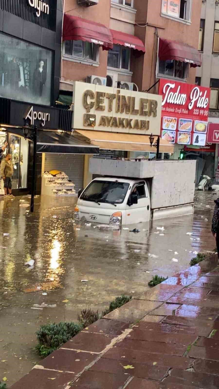 karadeniz-ereglide-saganak-ve-dolu-hayati-felc-etti