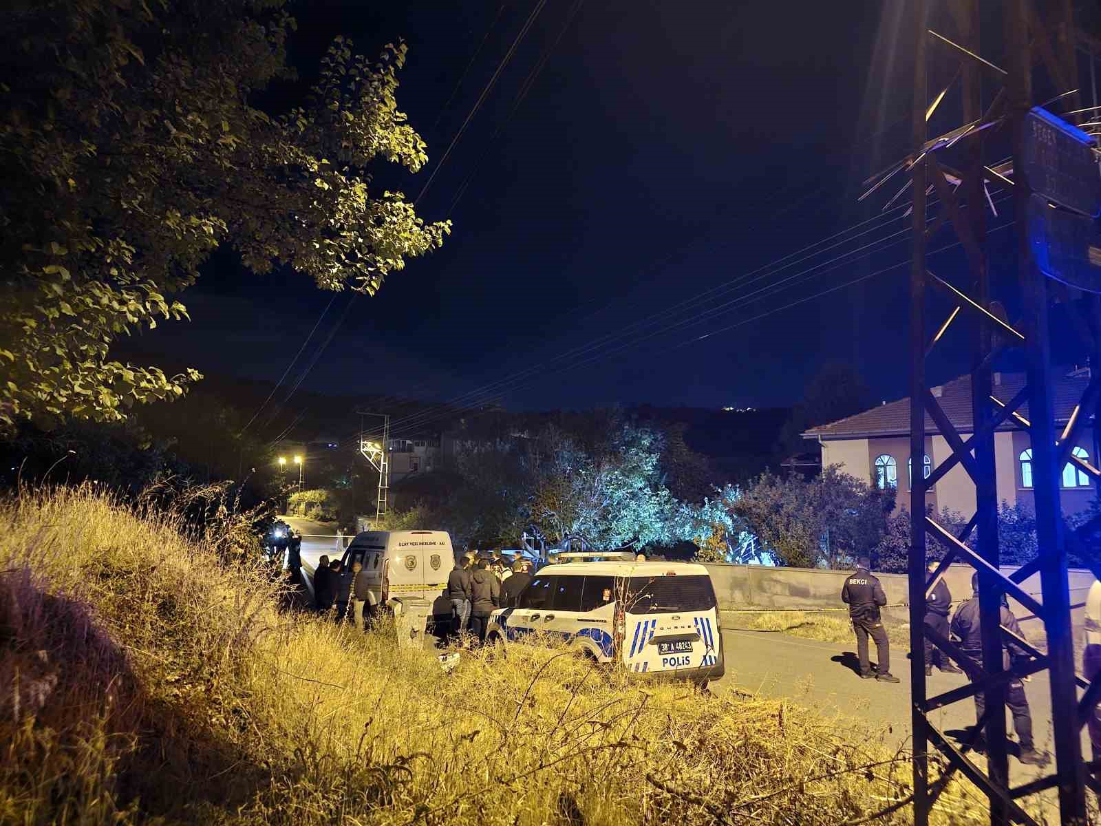 kayseride-cifte-cinayet-kari-koca-cami-cikisinda-evlerinin-onunde-olduruldu