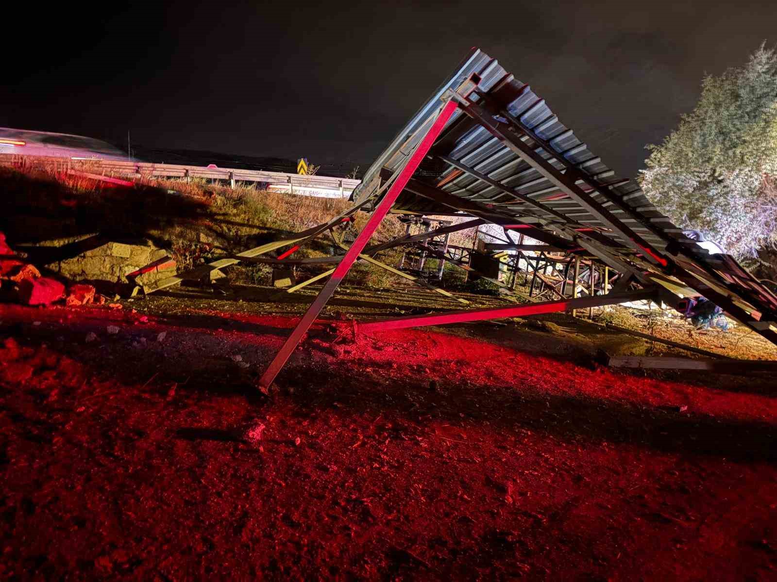 kayseride-takla-atan-otomobil-sarampole-yuvarlandi-1-olu-2-yarali