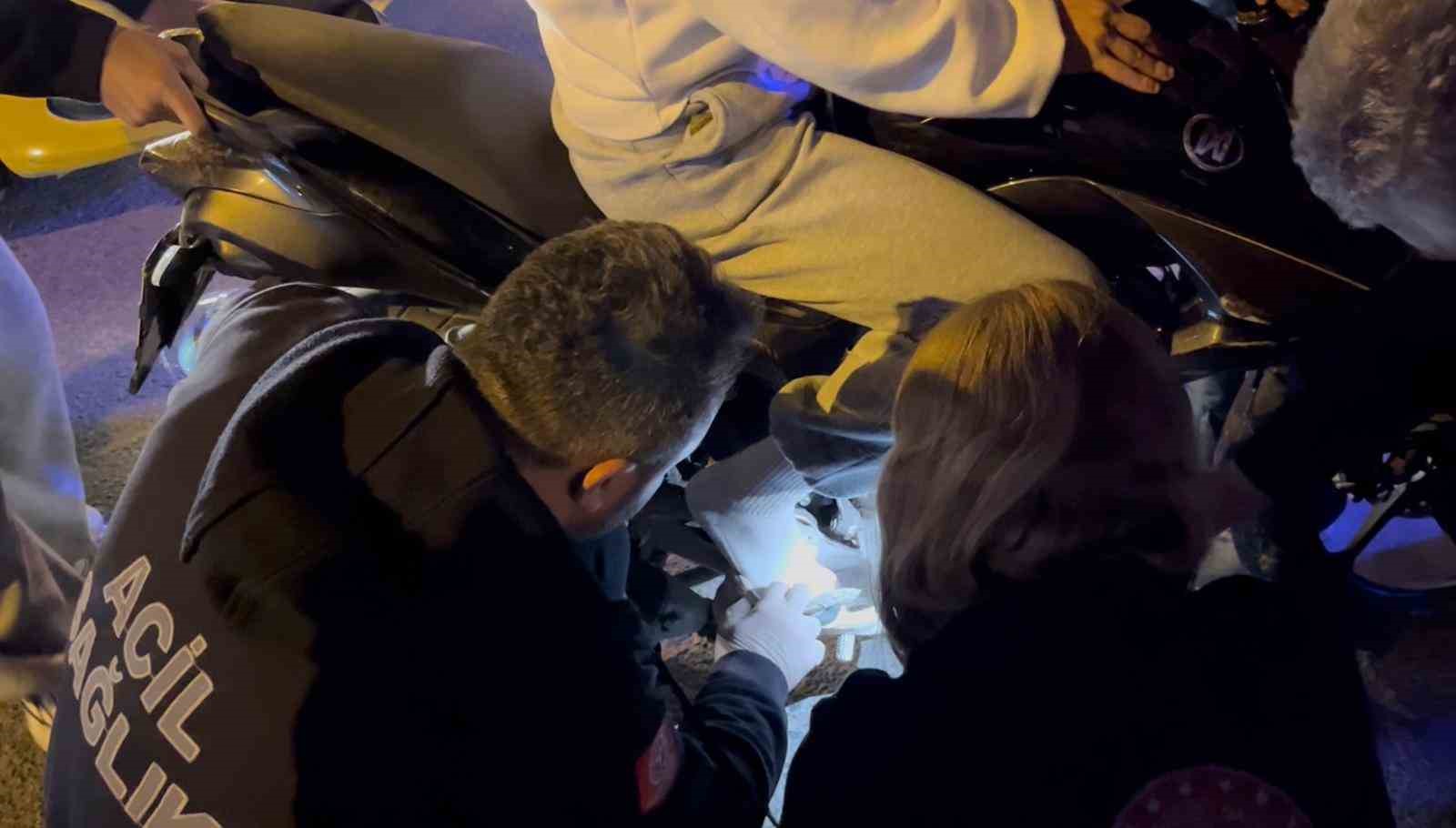 kaza-sonrasi-genc-surucunun-ayagi-motosikletin-pedal-demirine-sikisti