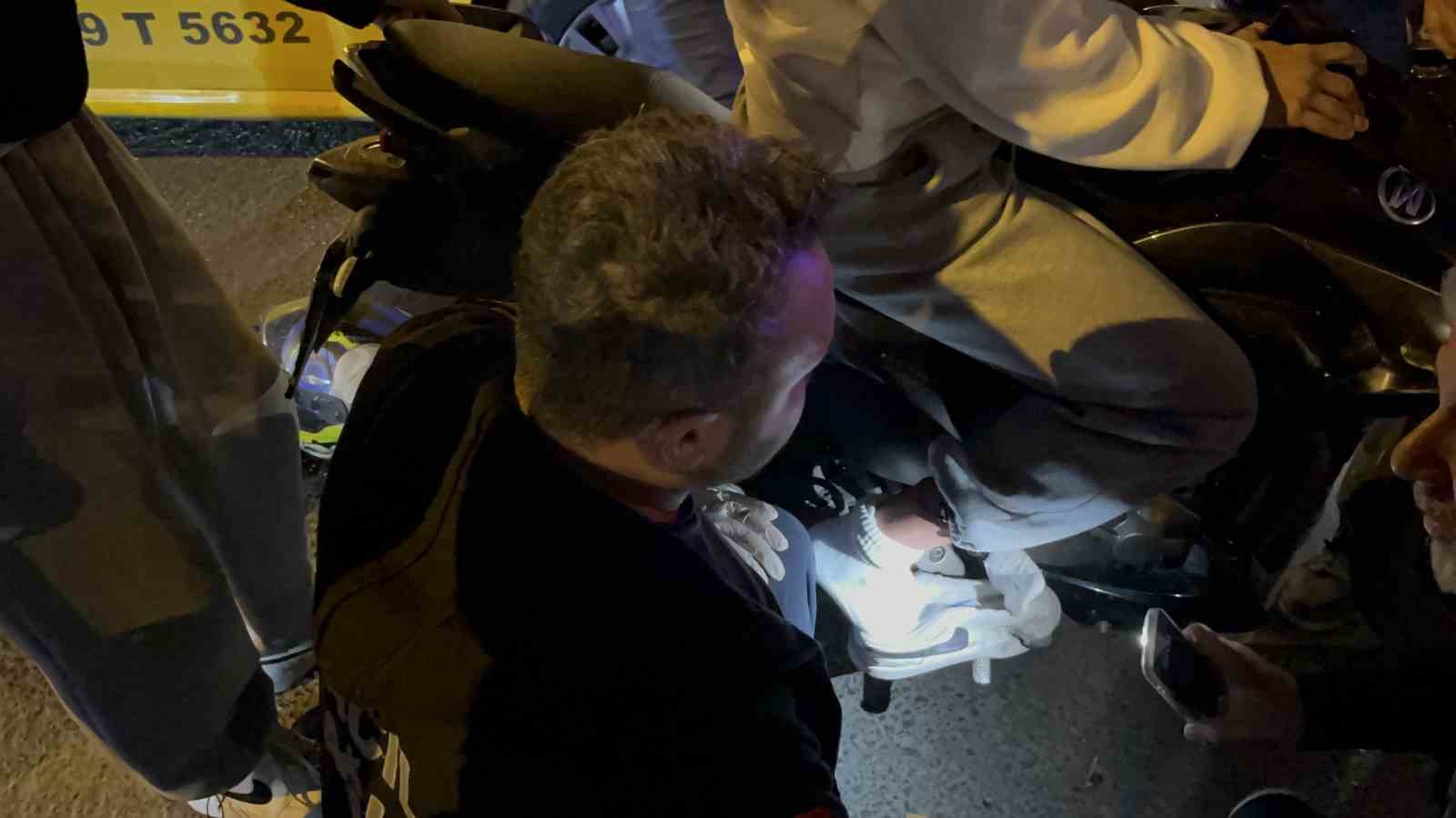 kaza-sonrasi-genc-surucunun-ayagi-motosikletin-pedal-demirine-sikisti