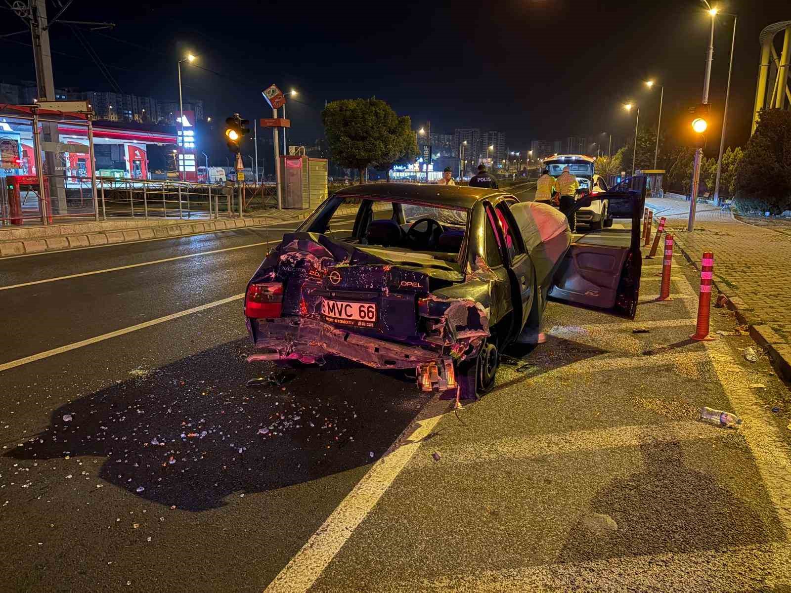 kaza-yapan-alkollu-surucu-polise-beni-alin-birakmayin