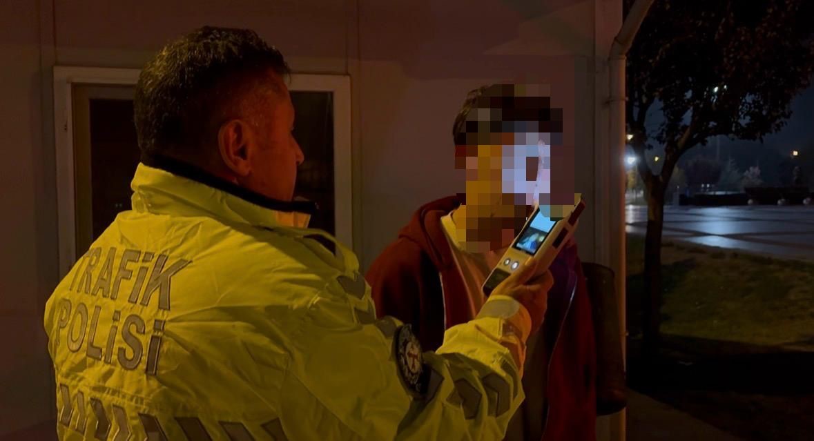 kaza-yapan-alkollu-surucu-polise-beni-alin-birakmayin