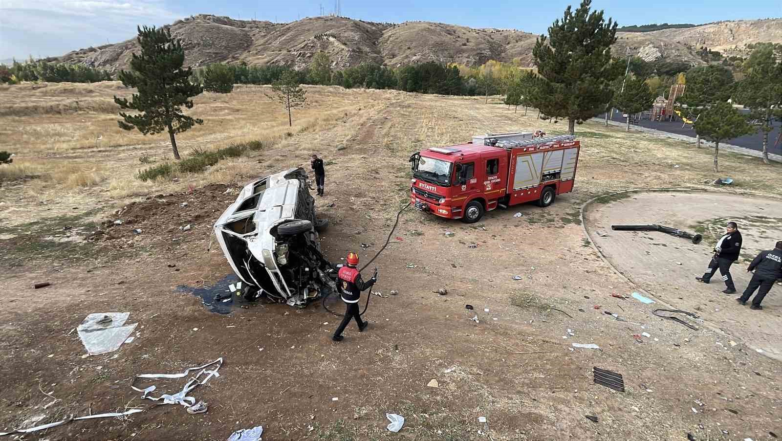 kazada-agir-yaralanan-15-yasindaki-cocuk-hayatini-kaybetti