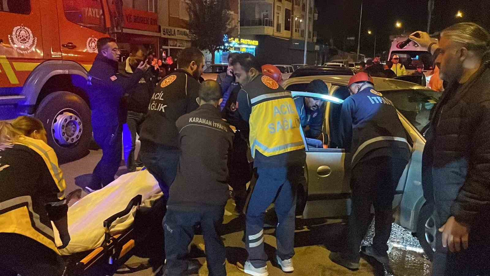 kazada-sonrasi-aracta-sikisan-surucuyu-itfaiye-kurtardi