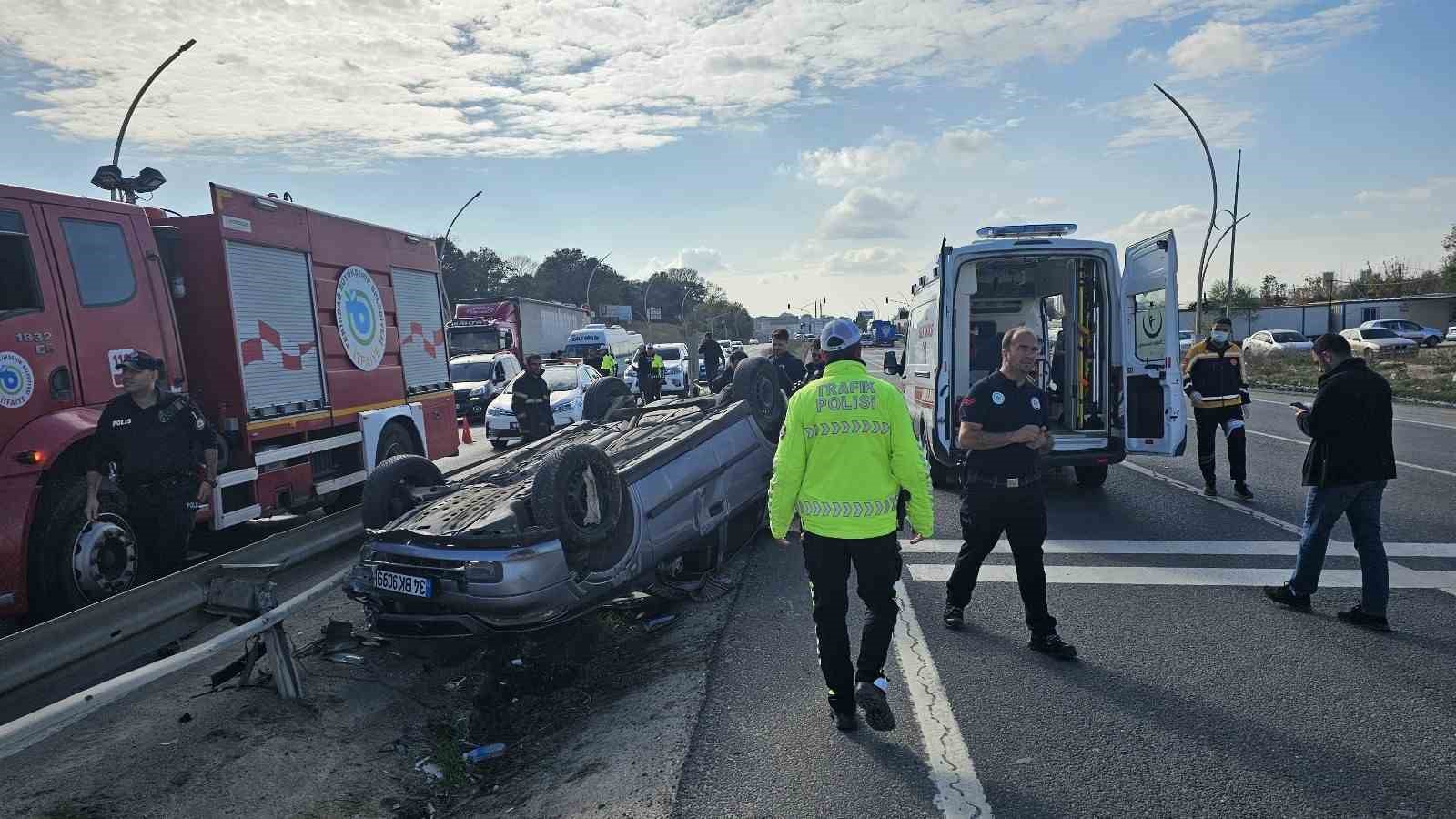 kontrolden-cikan-otomobil-takla-atti