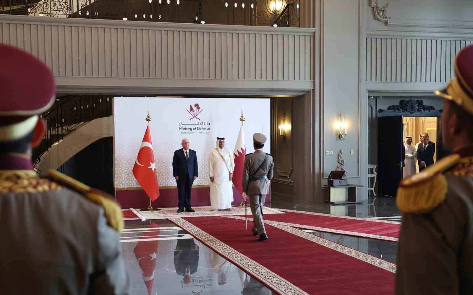 milli-savunma-bakani-guler-katarli-mevkidasi-hassan-bin-ali-al-thani-ile-gorustu