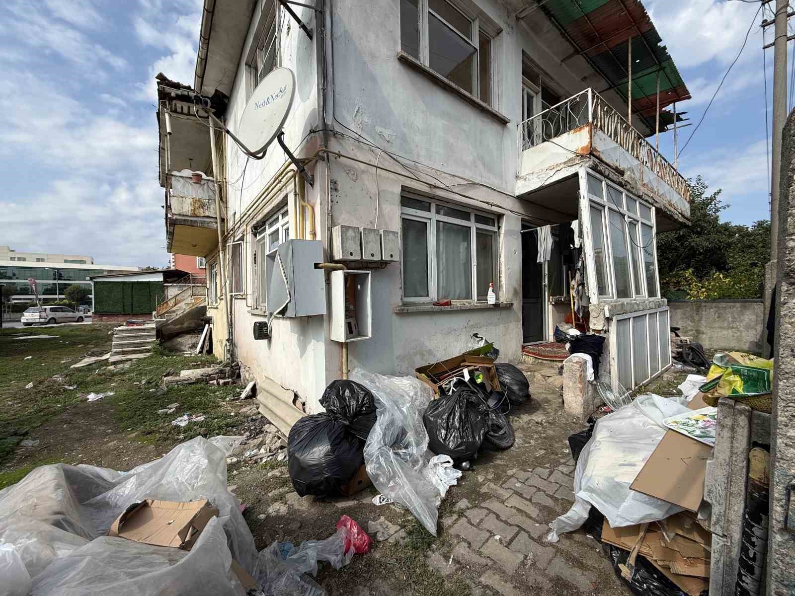 muharrem-incenin-paylastigi-yoksulluk-goruntusunun-perde-arkasi-bambaska-cikti