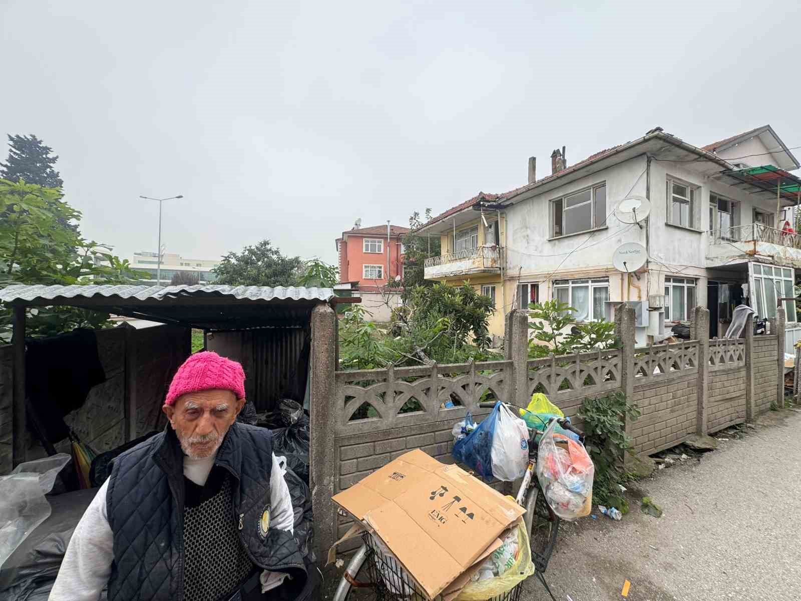 muharrem-incenin-paylastigi-yoksulluk-goruntusunun-perde-arkasi-bambaska-cikti