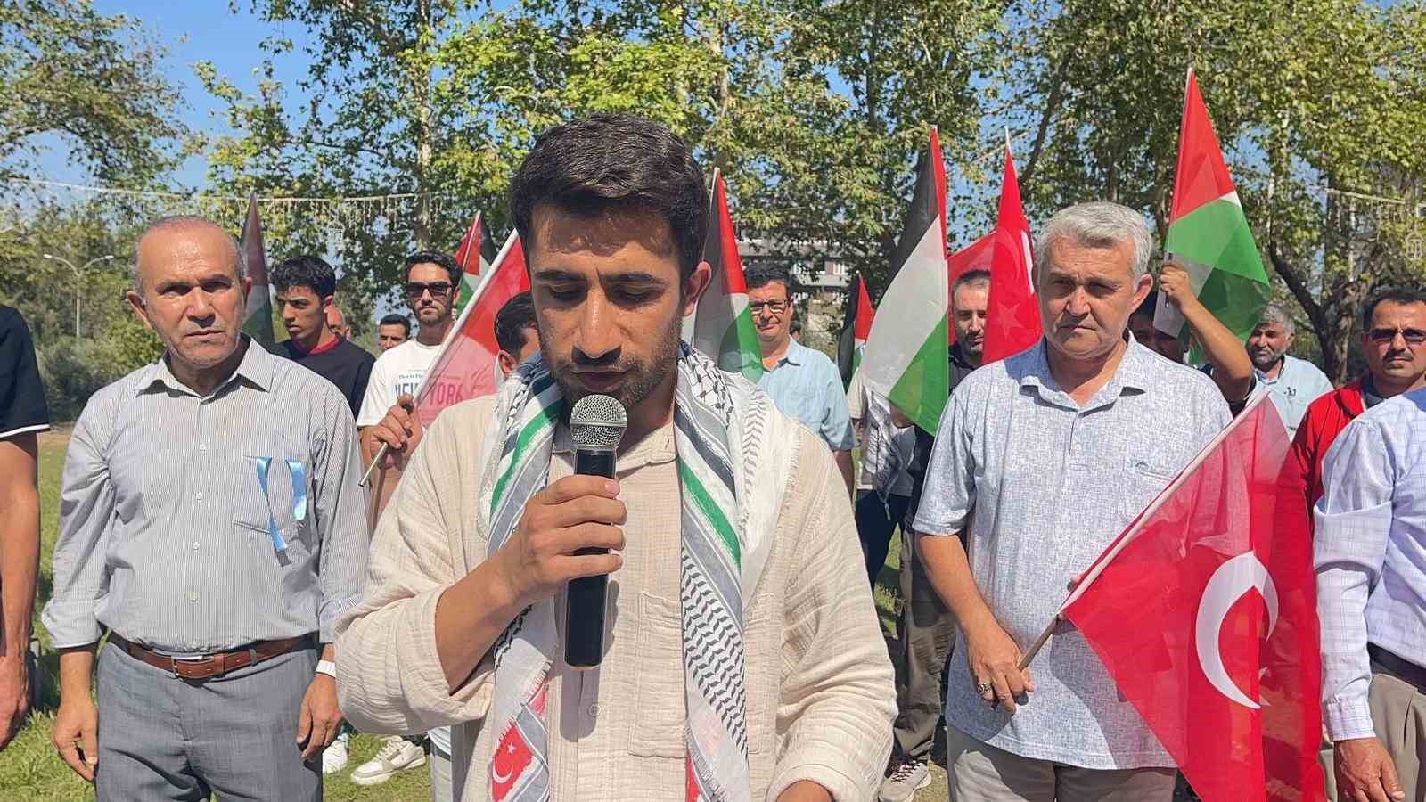 osmaniyede-vatandaslar-sumud-filosu-ve-gazze-halkina-destek-verdi