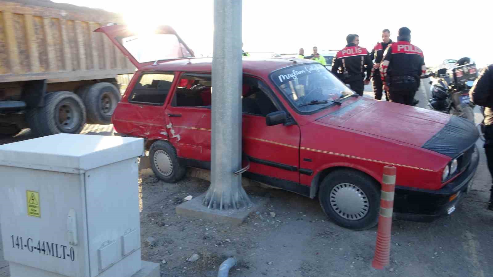 polisin-dur-ihtarina-uymadi-kacarken-kaza-yapti-aracta-uyusturucu-ele-gecirildi