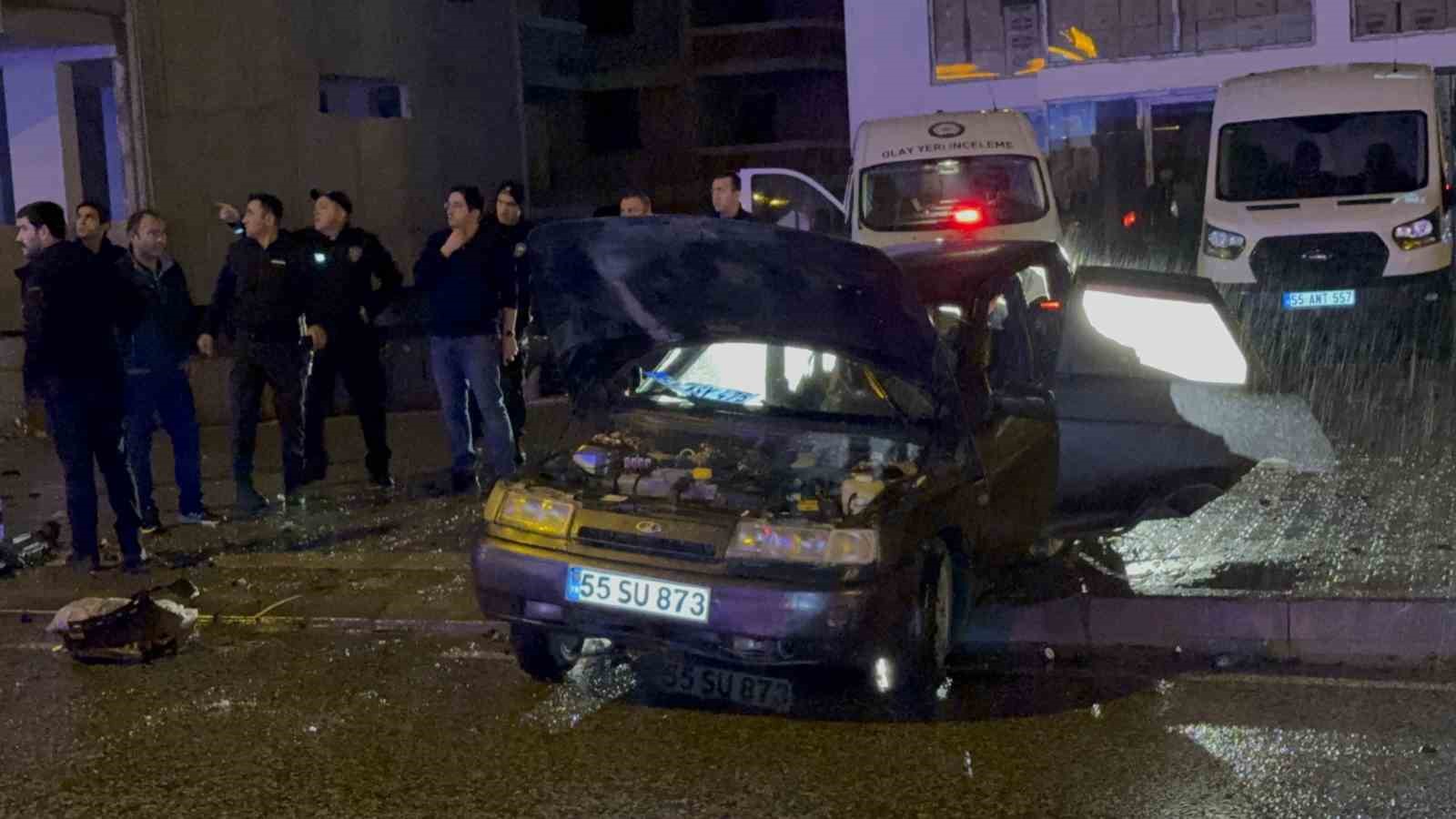 samsunda-iki-otomobil-carpisti-2-olu-2-yarali