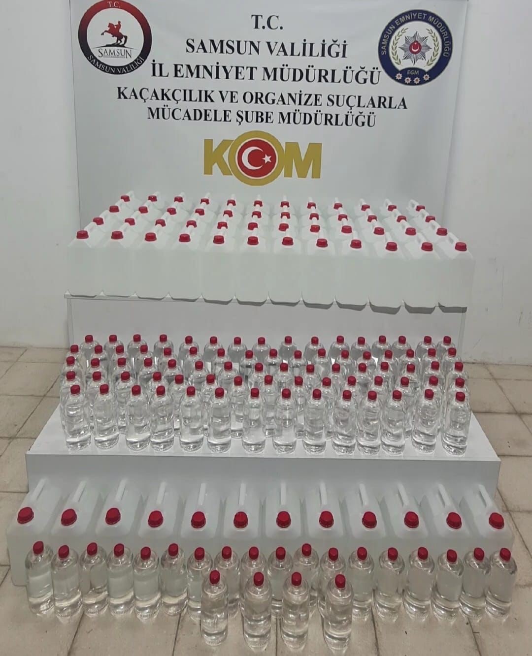 samsunda-sahte-icki-operasyonu-445-litre-etil-alkol-ele-gecirildi