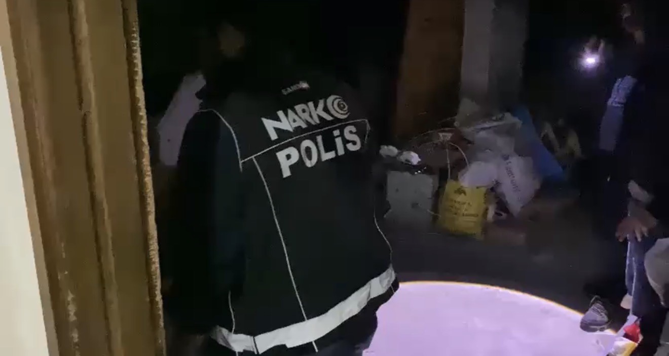 samsunda-uyusturucu-operasyonu-1-kilo-700-gram-metamfetamin-ele-gecirildi