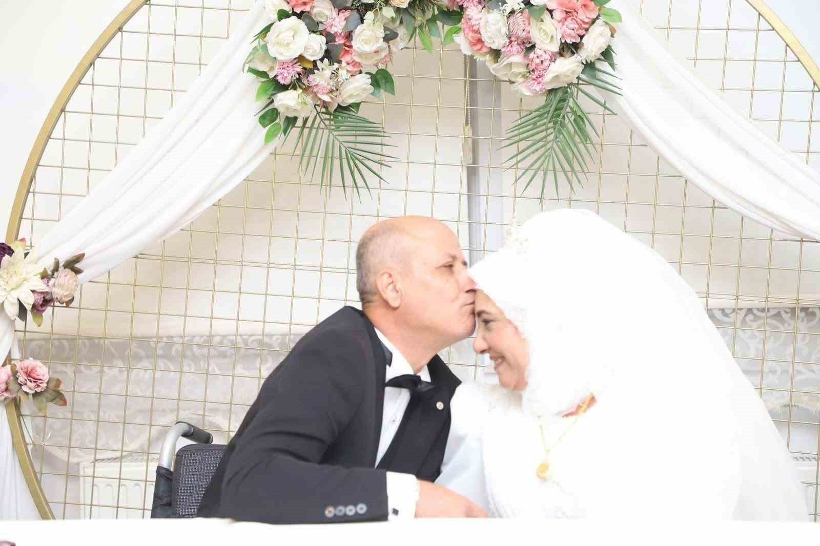 sevgi-engel-tanimadi-turgutluda-unutulmaz-dugun