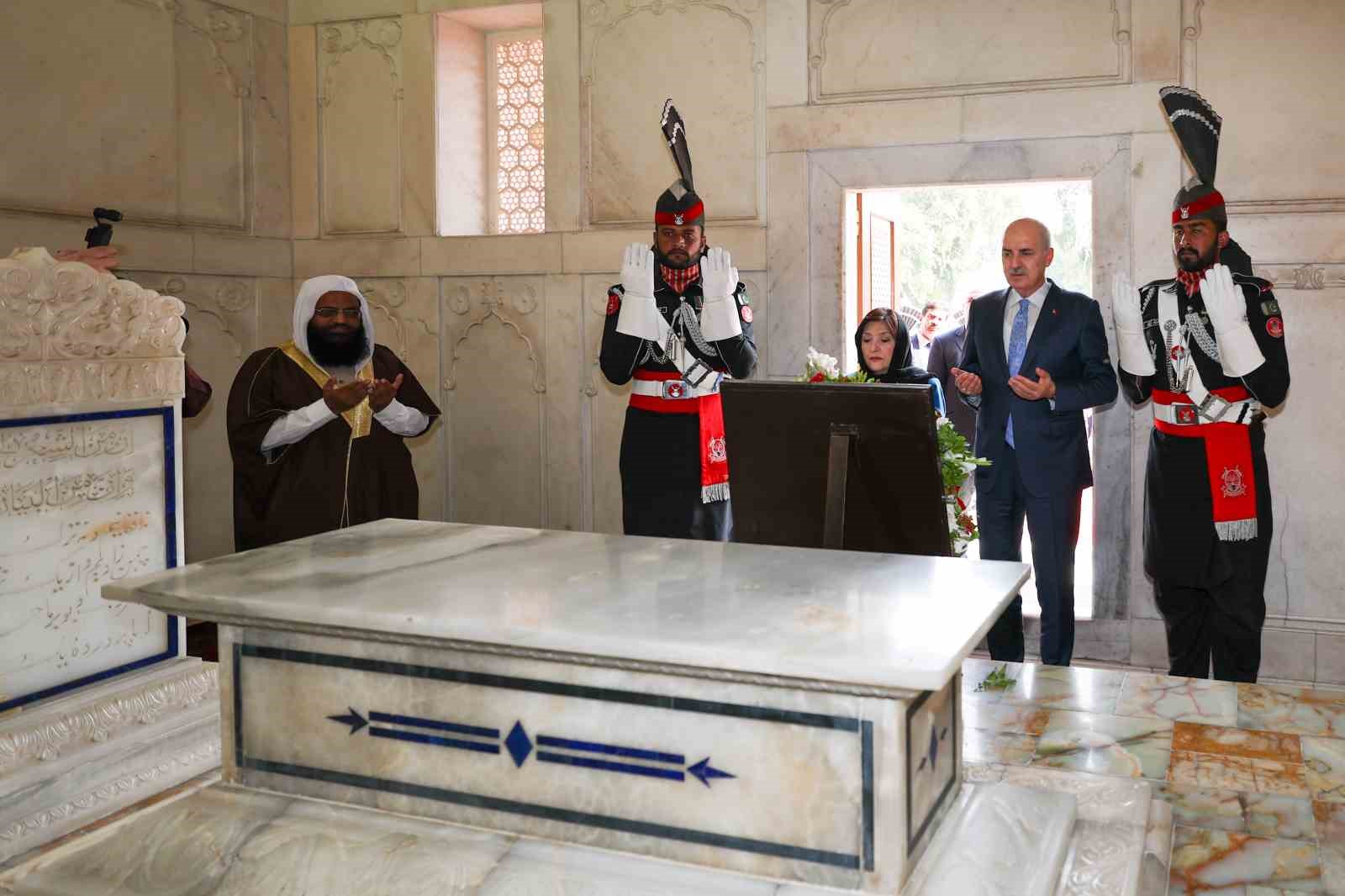 tbmm-baskani-kurtulmus-pakistanin-milli-sairi-muhammed-ikbalin-kabrini-ziyaret-etti