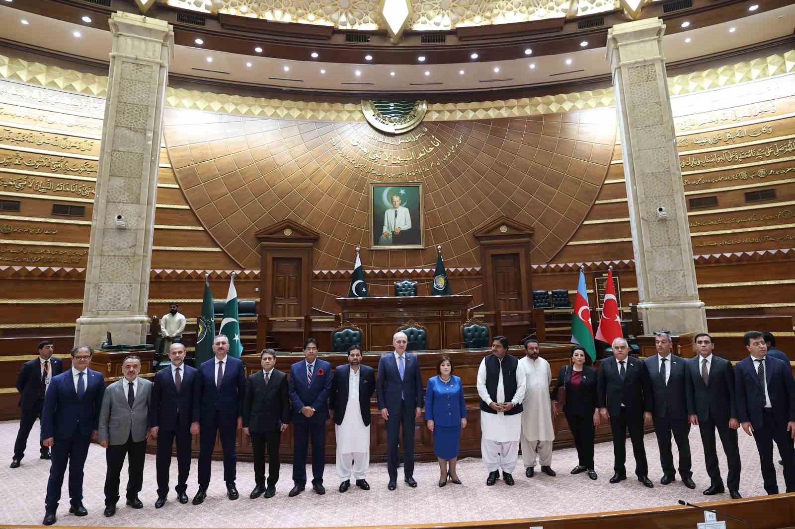tbmm-baskani-kurtulmus-pakistanin-milli-sairi-muhammed-ikbalin-kabrini-ziyaret-etti
