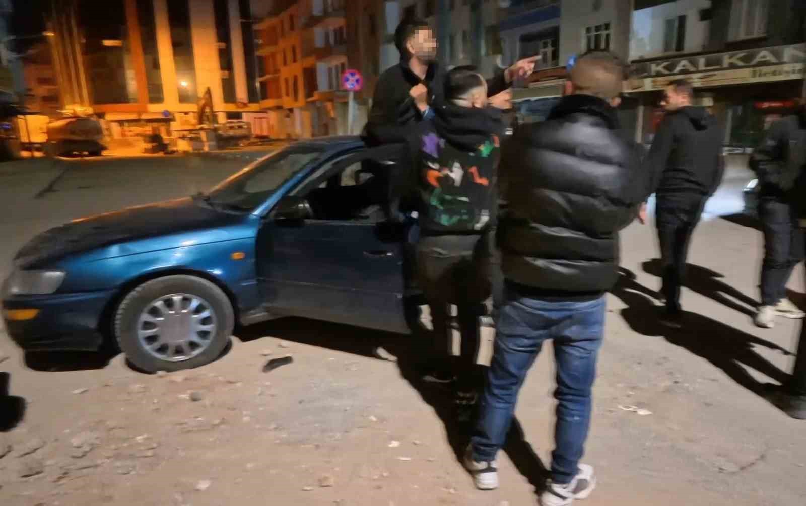 tukuruk-yuzunden-kavga-cikti-alkollu-sahsi-yakinlari-bile-sakinlestiremedi